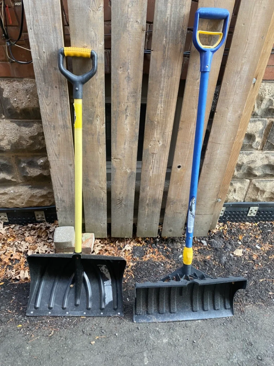 2 Snow Shovels—Great Price! image indicator(2)