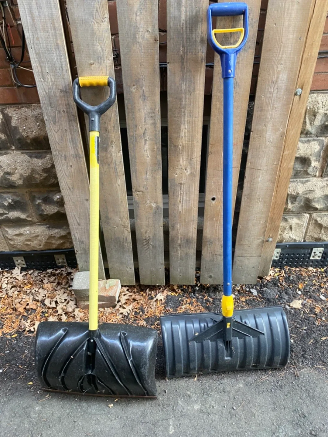 2 Snow Shovels—Great Price! thumbnail