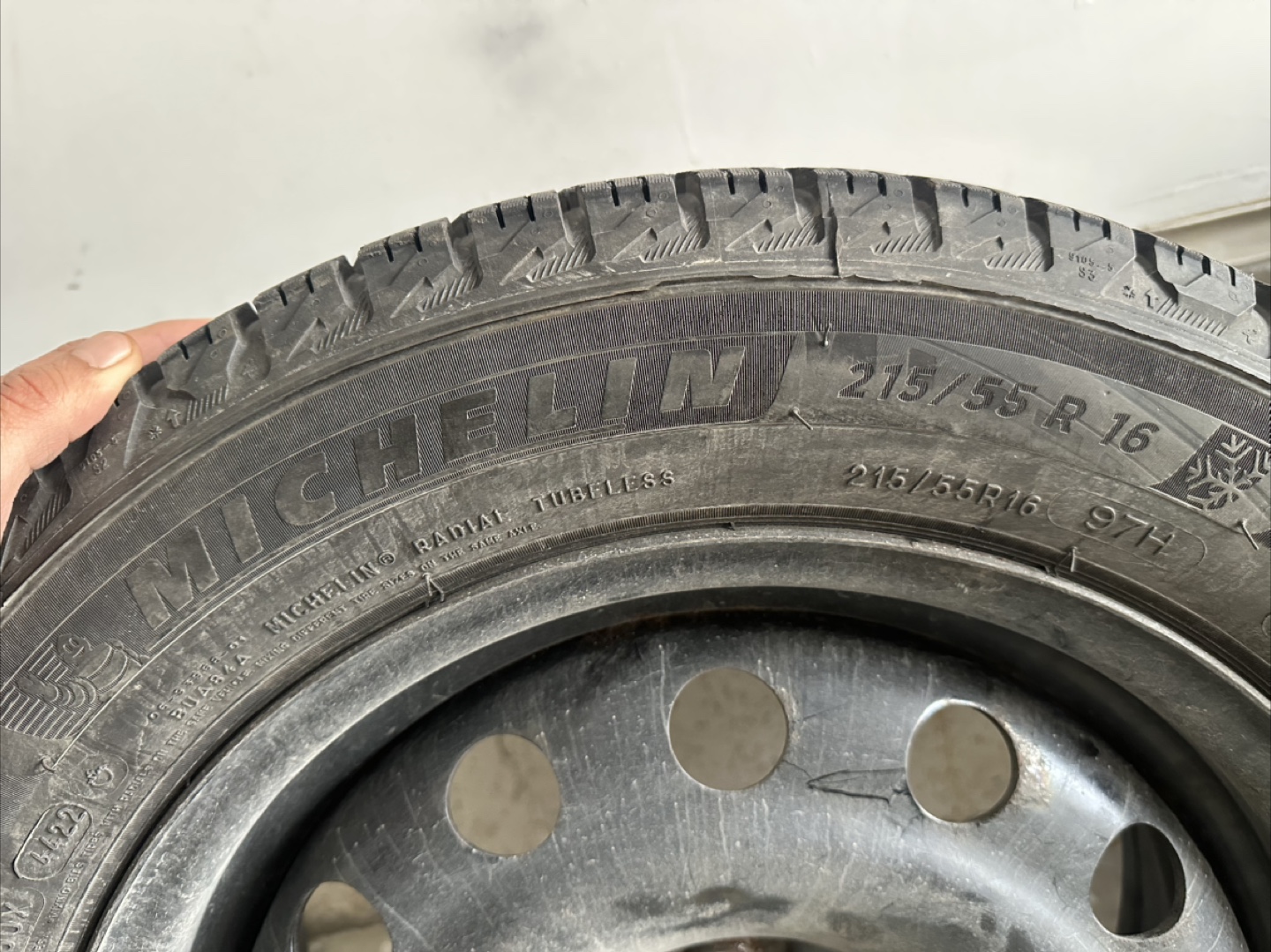 Michelin 215/55R16 Winter Tires on Rims - Set of 4 - photo 3