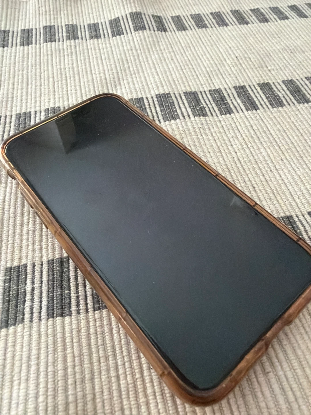 iPhone 11 Pro Gold including Phone Case