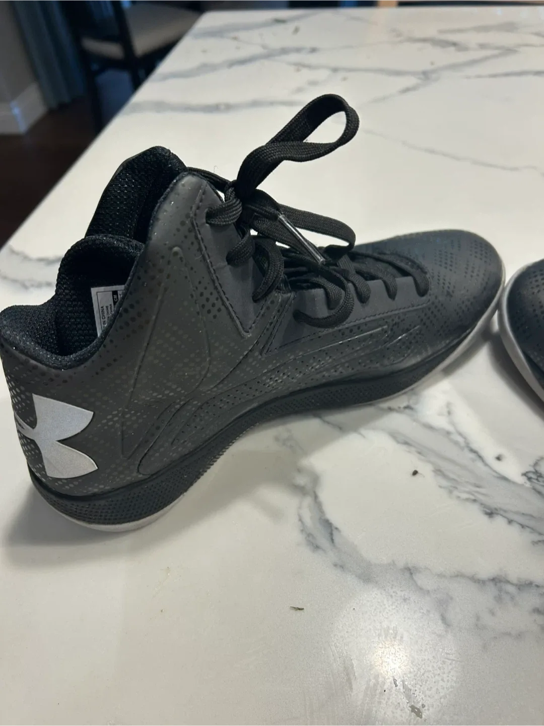 Under Armour Size 11.5 Shoes image indicator(3)