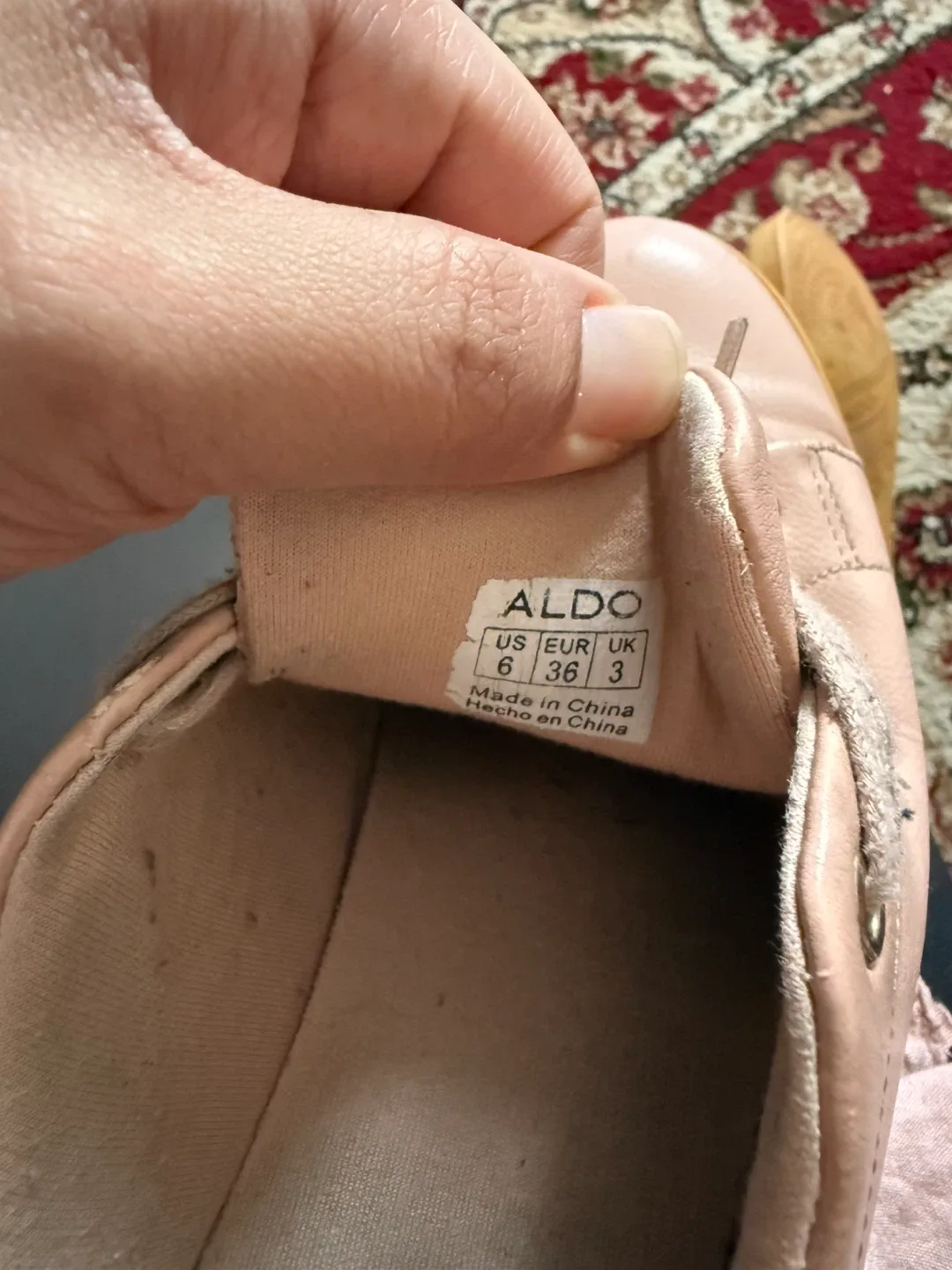 2 pair of shoes bundle image indicator(6)