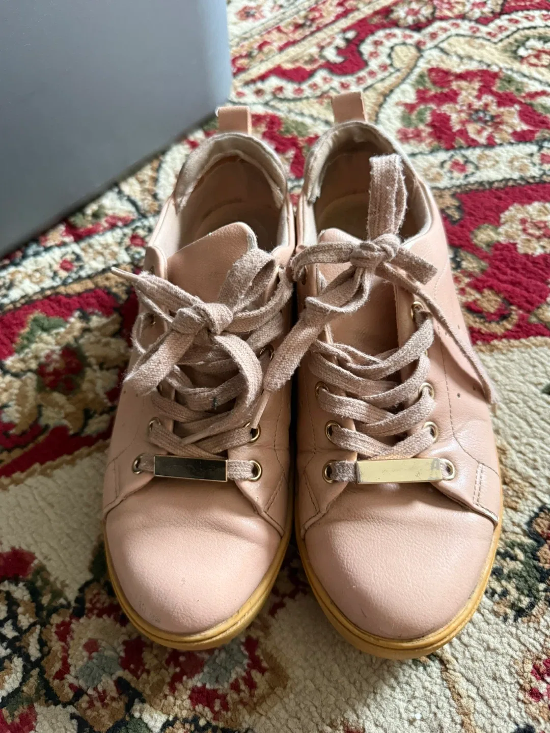 2 pair of shoes bundle image indicator(4)