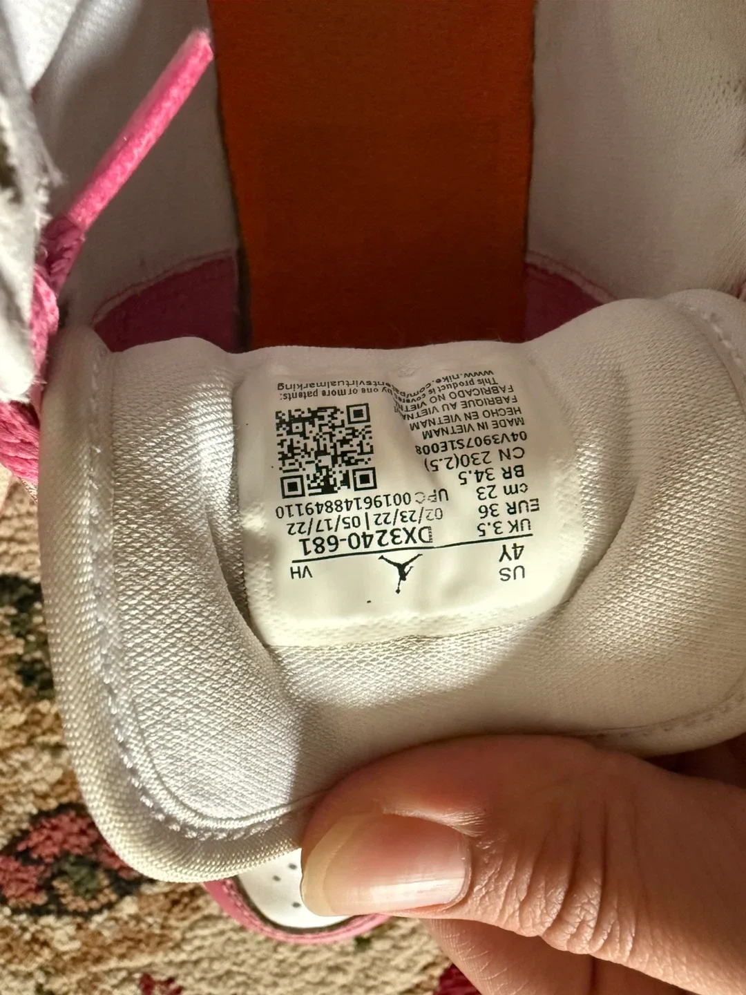 2 pair of shoes bundle image indicator(3)