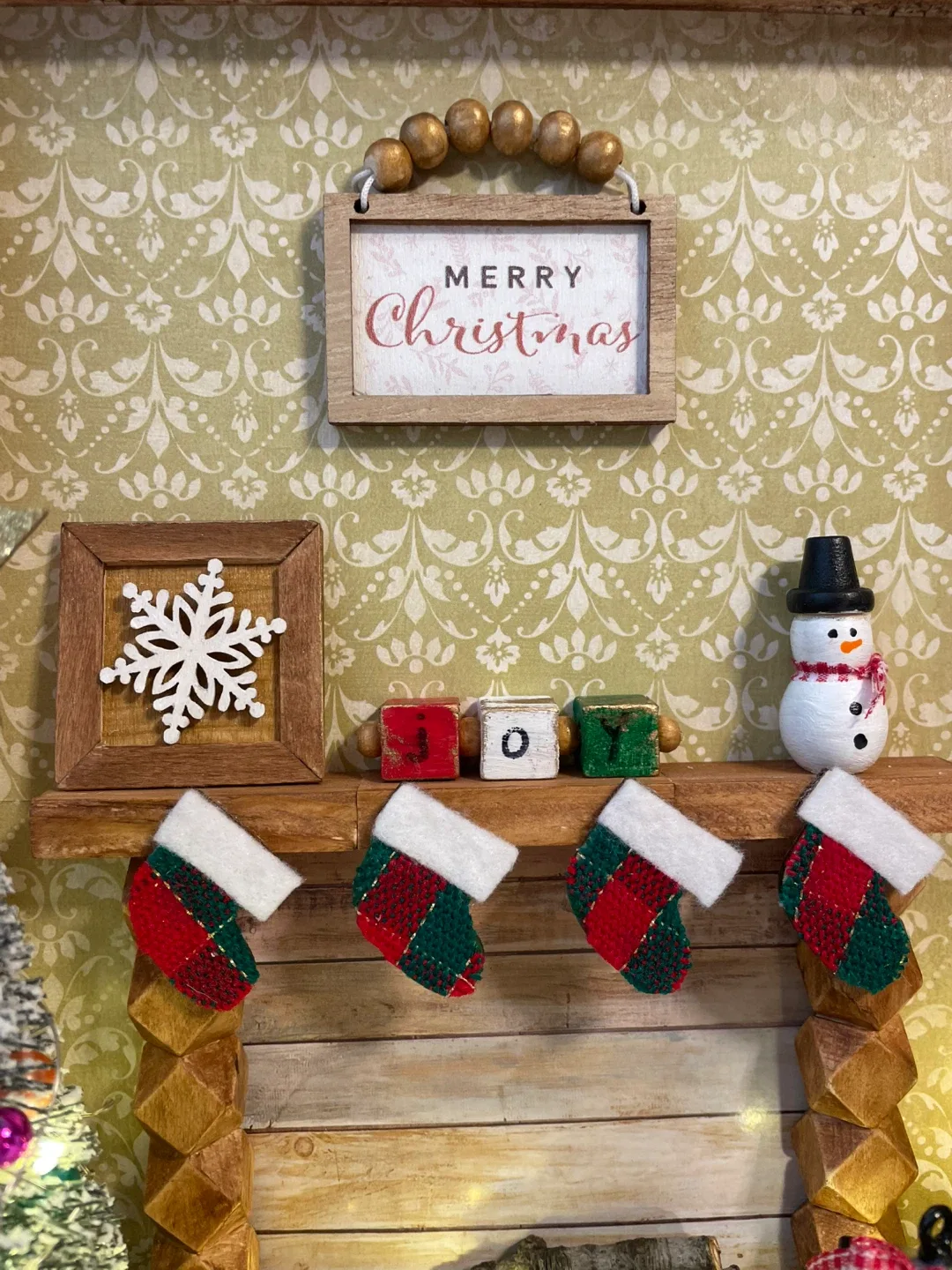 Christmas Miniature Fireplace Scene image indicator(4)