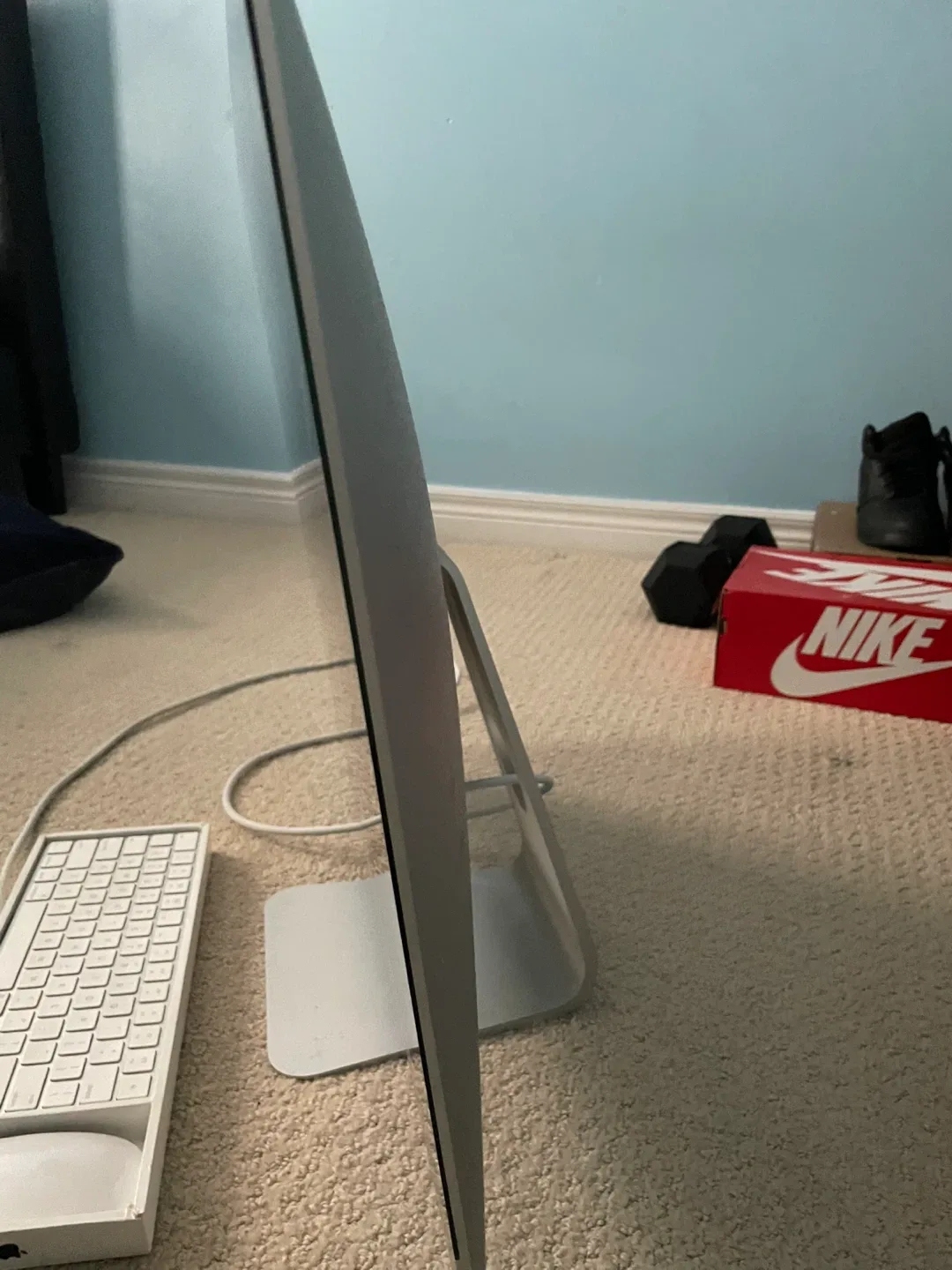 Apple iMac 27in with Magic Keyboard and Mouse image indicator(4)