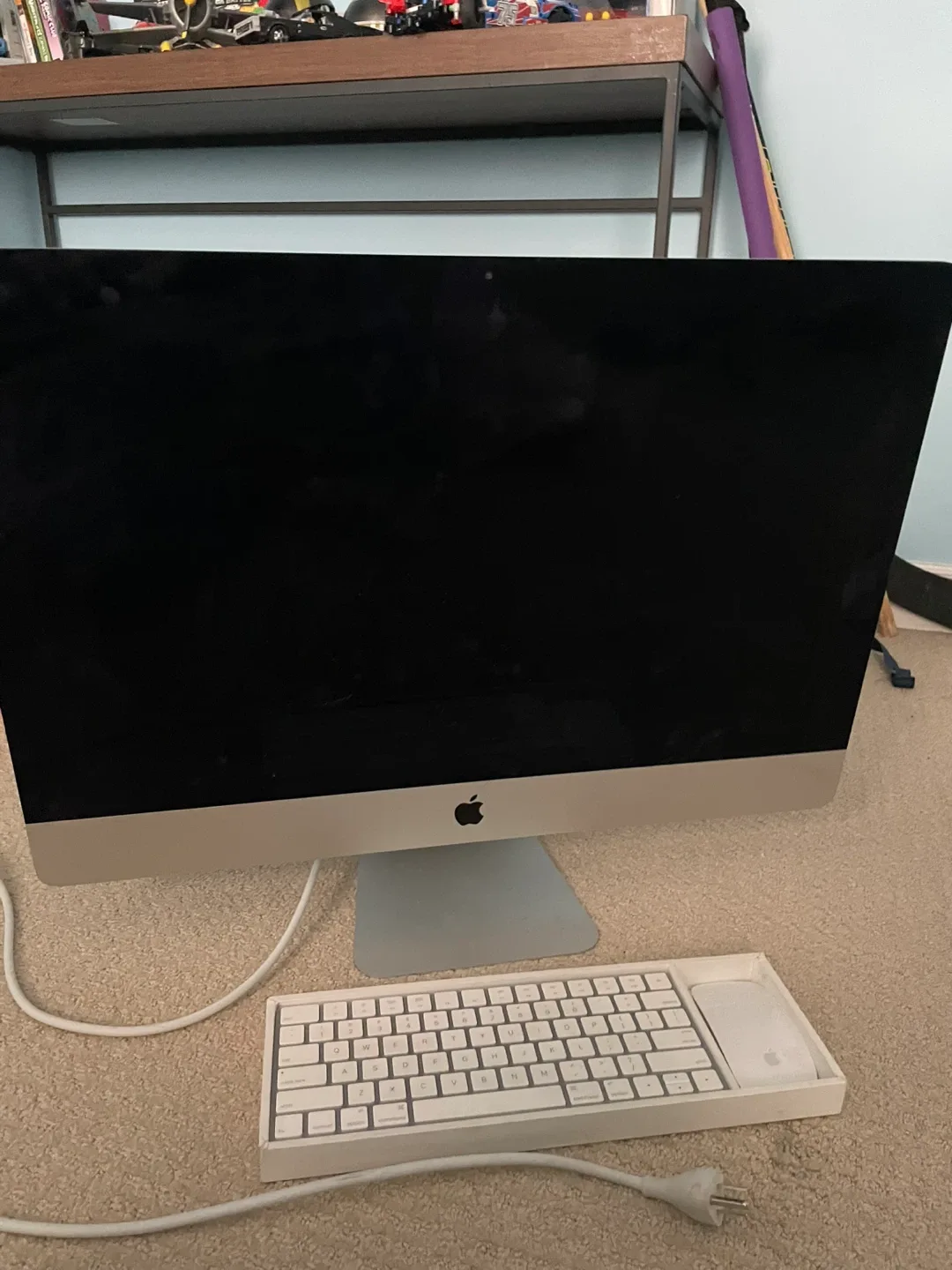Apple iMac 27in with Magic Keyboard and Mouse image indicator(2)
