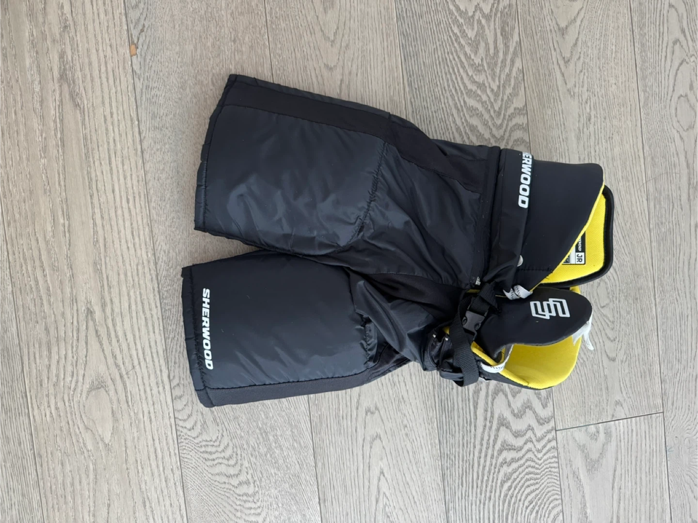 Sherwood JR Hockey Pants Size M/M