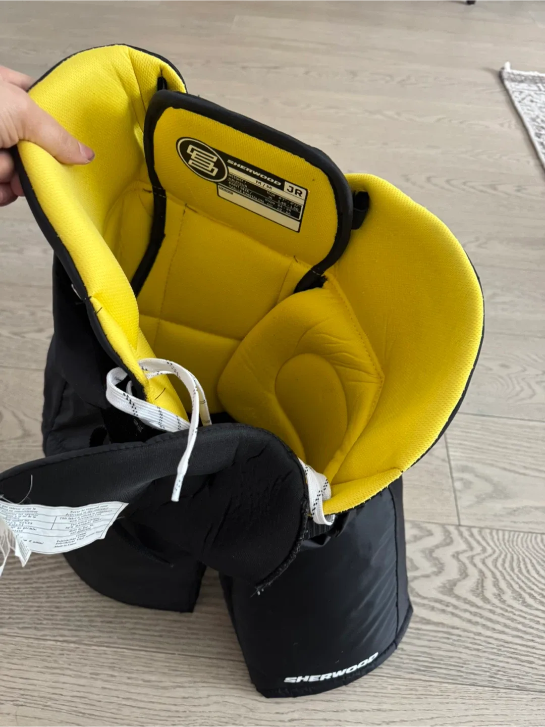 Sherwood JR Hockey Pants Size M/M image indicator(2)