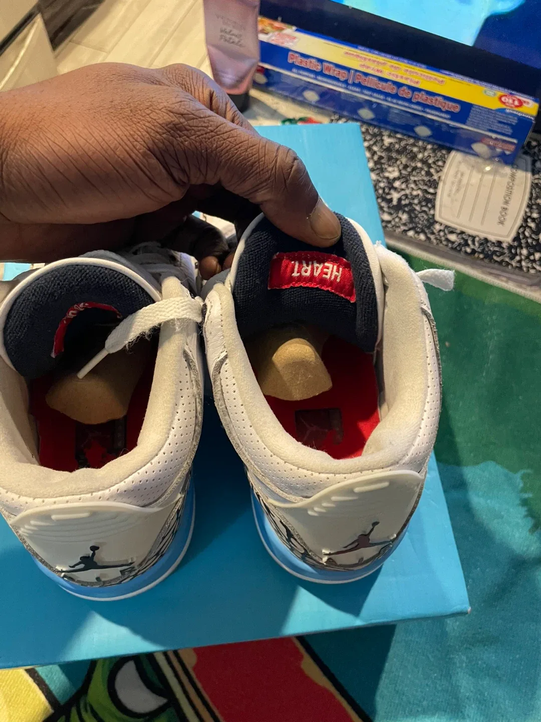 Air Jordan 3 Retro UNC image indicator(3)