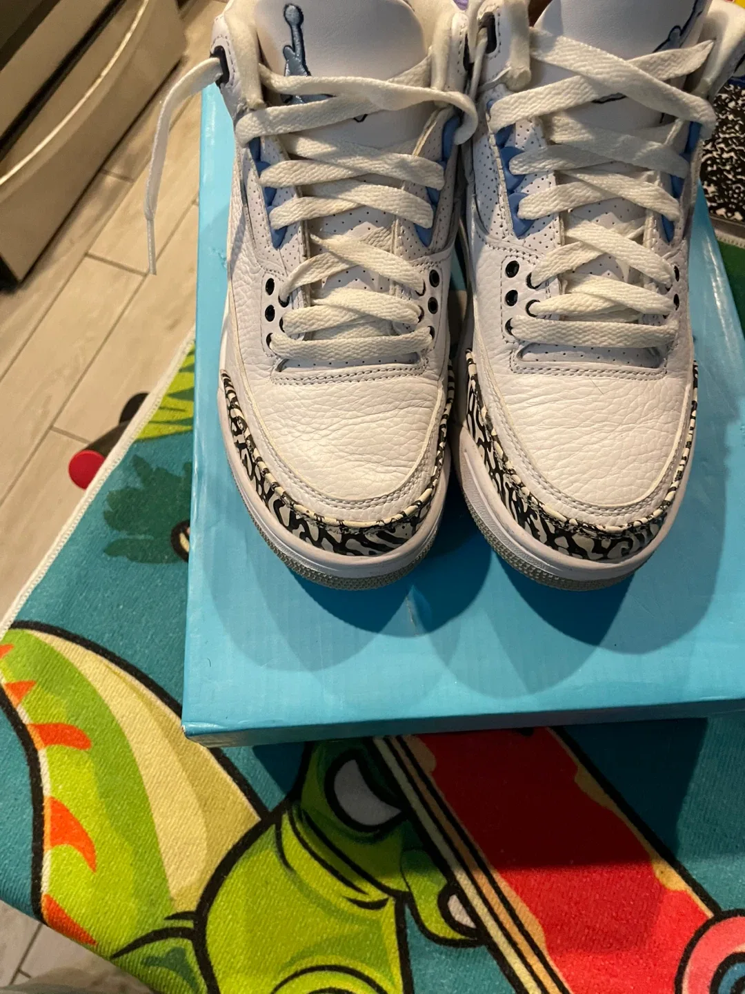Air Jordan 3 Retro UNC image indicator(5)