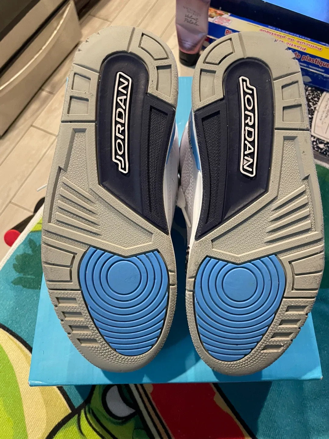 Air Jordan 3 Retro UNC image indicator(6)