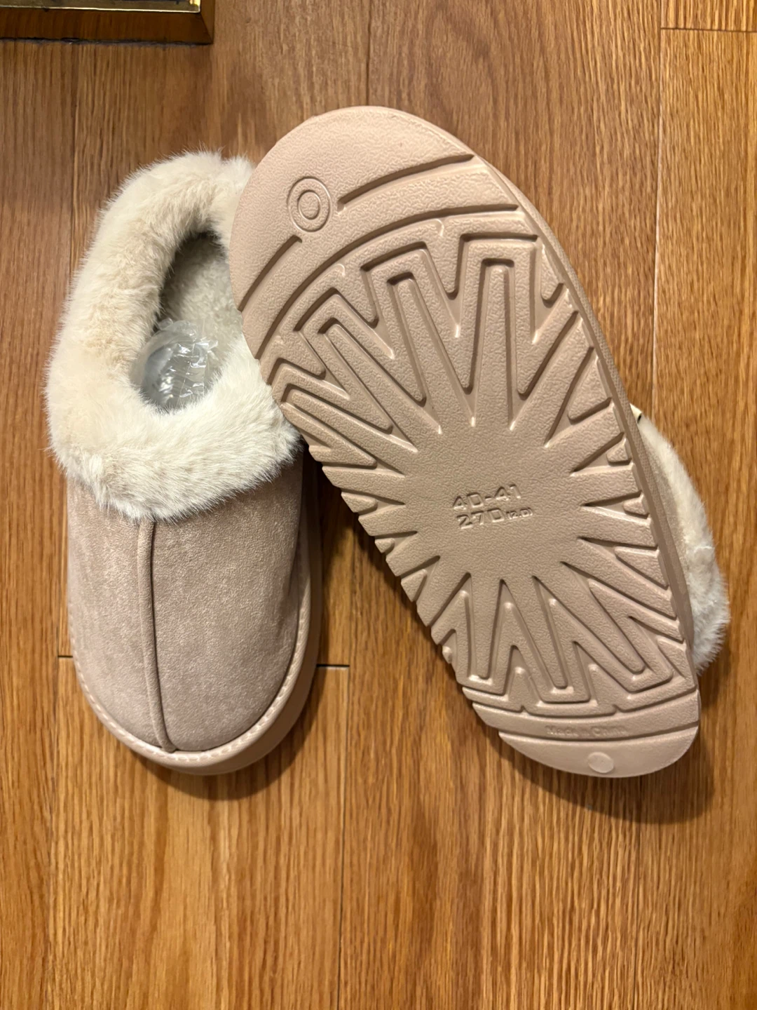 Beige Fur Lined Slippers - Size 9/10 - photo 2