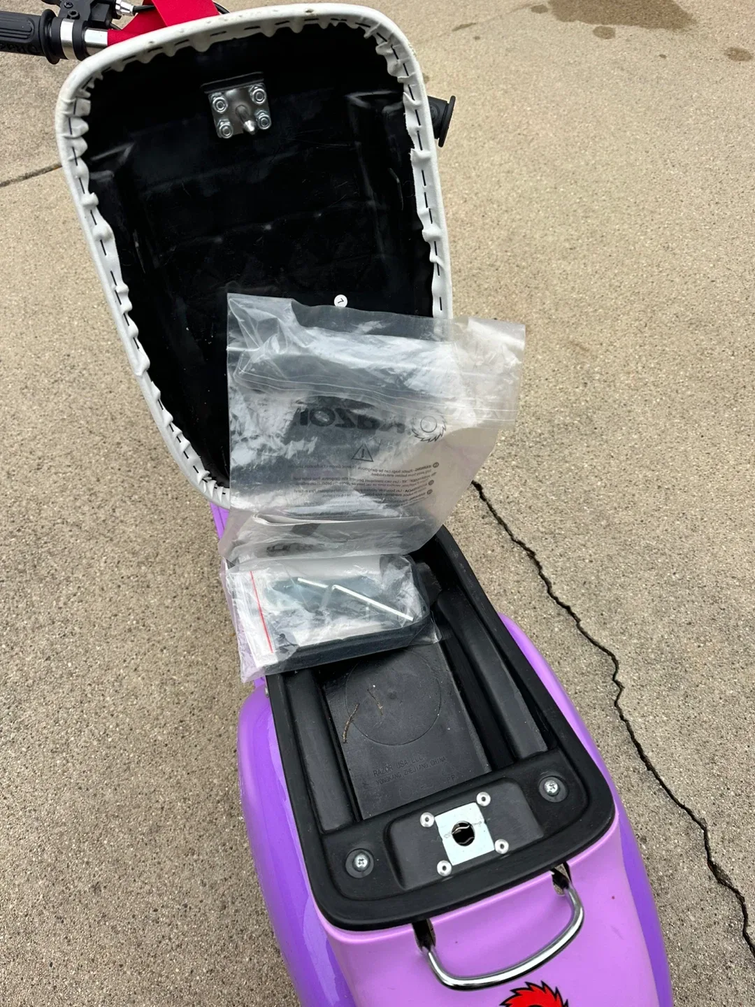 Razor Kiki Electric Scooter - Purple image indicator(5)