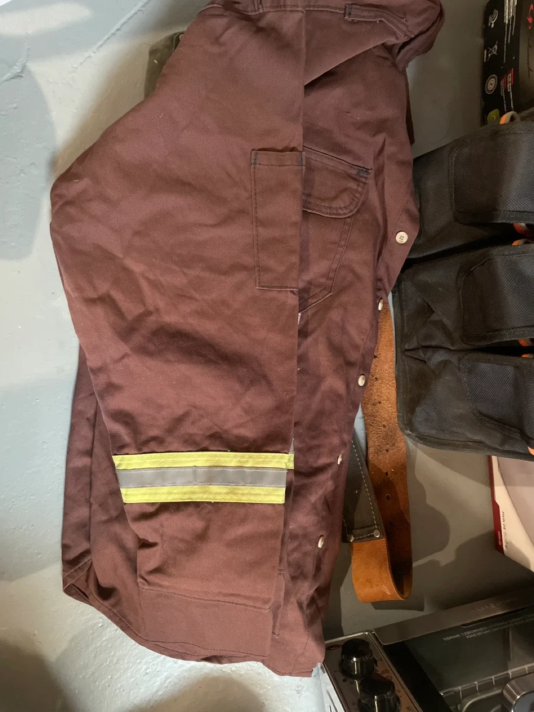 Tool Belt and Organizer & Work shirt image indicator(4)