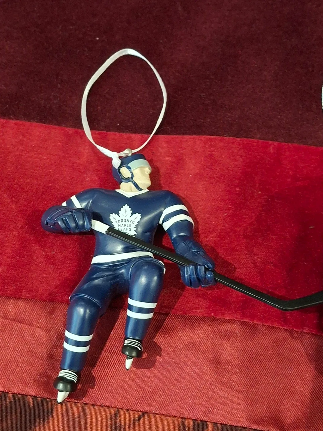 Pair of Toronto Maple Leafs tree ornaments image indicator(2)