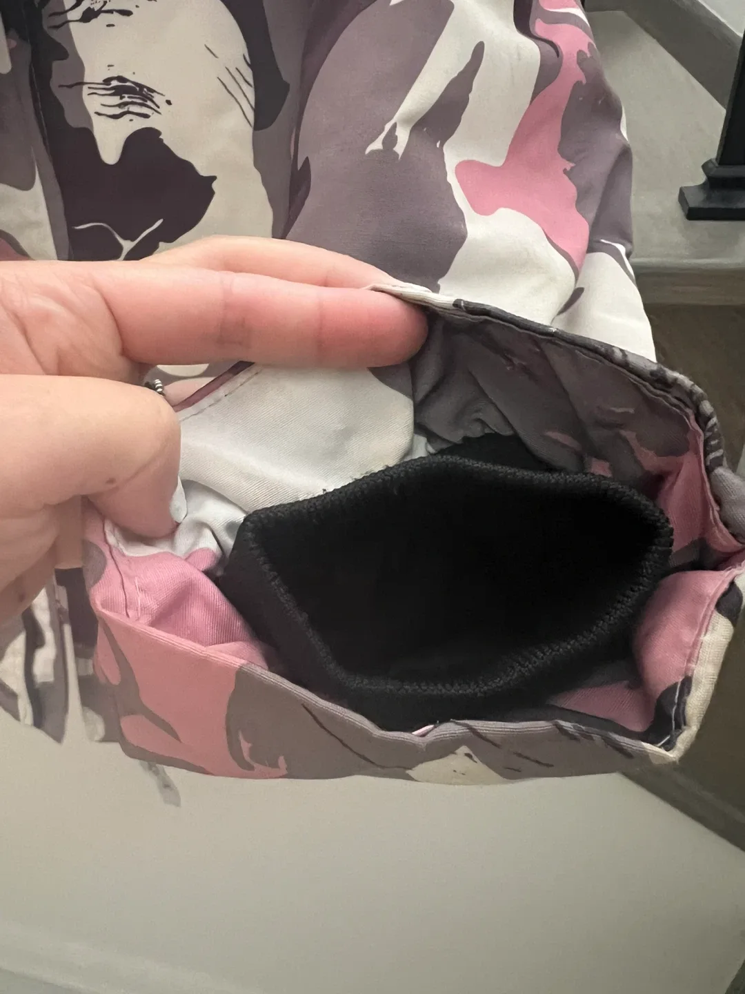 Kids Camo Puffer Jacket - Size 150 image indicator(5)