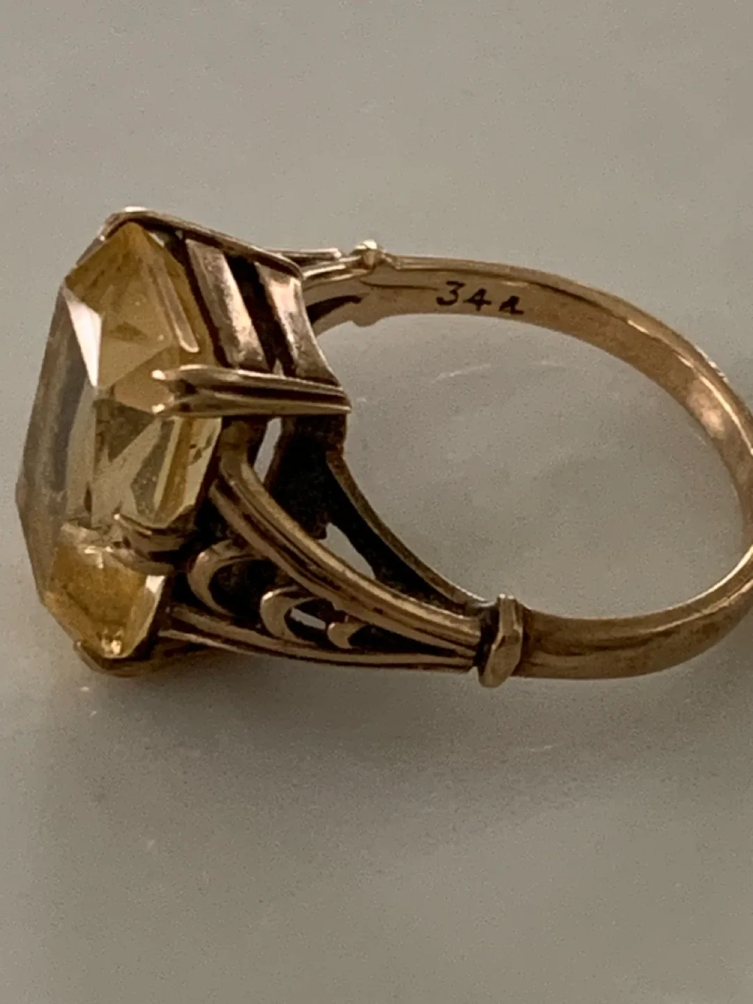 Vintage Ring with Yellow Stone image indicator(3)