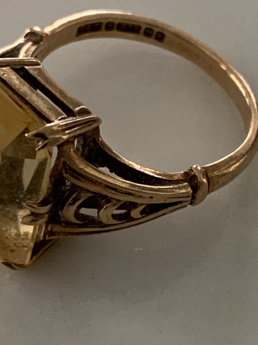 Vintage Ring with Yellow Stone image indicator(2)