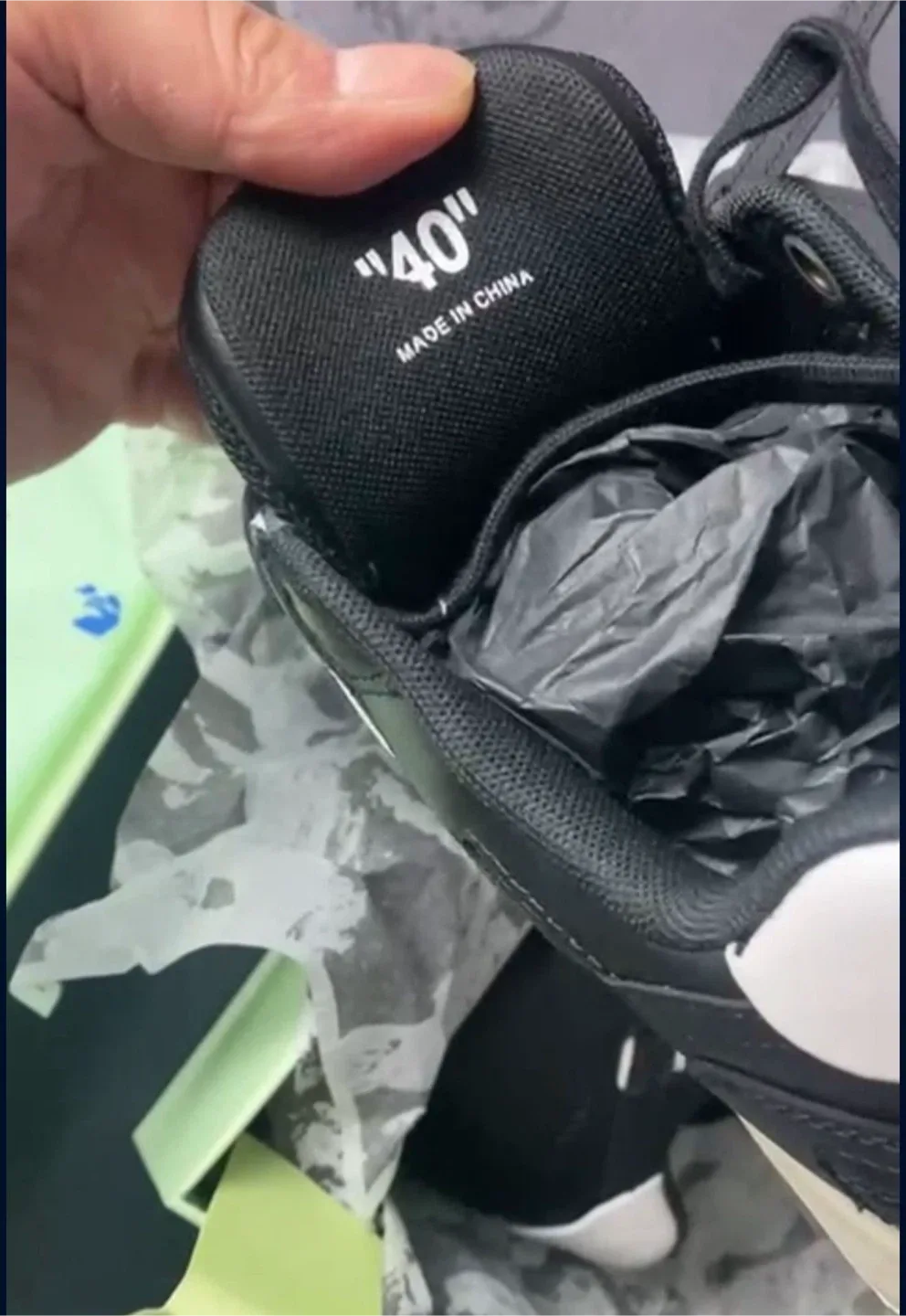 Off-White Out Of Office OOO Black/White Sneakers - Size 40 image indicator(2)