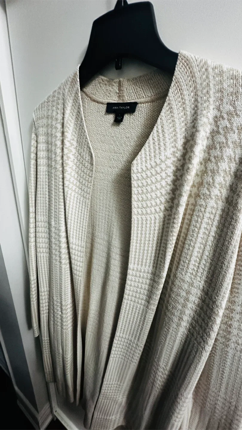 Ann Taylor Beige Cardigan - Size L image indicator(4)