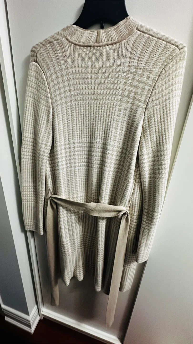 Ann Taylor Beige Cardigan - Size L image indicator(2)