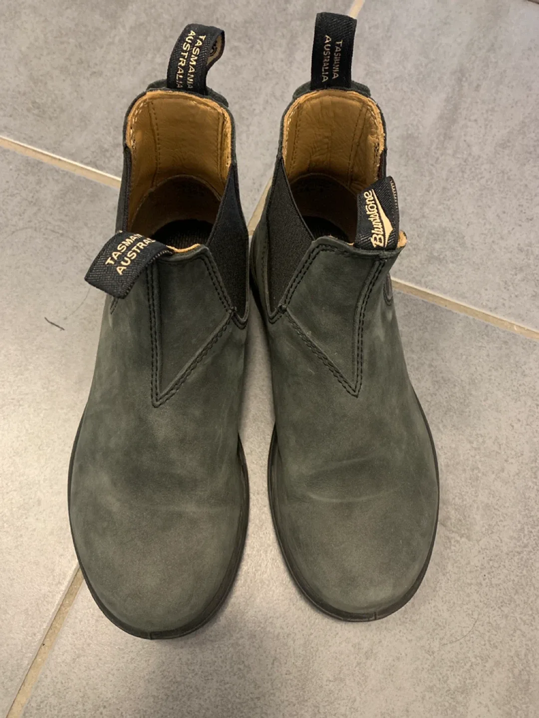Blundstone Boots Size 3