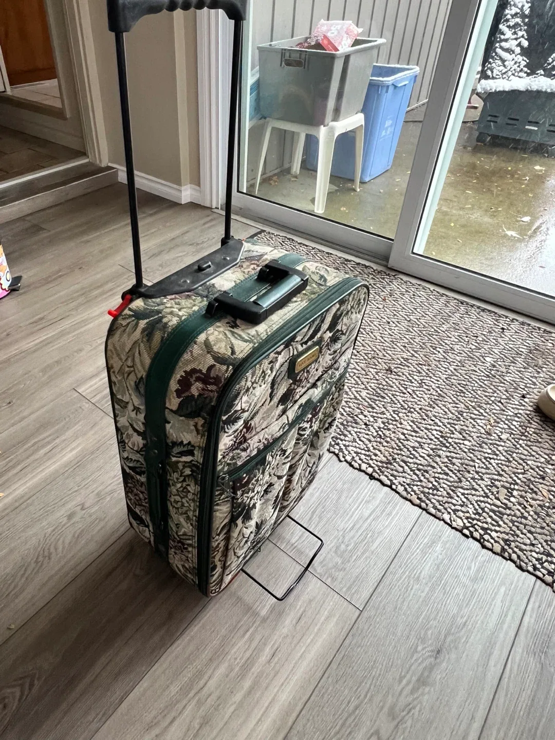 Good quality Carry on suitcase with laptop bag image indicator(4)