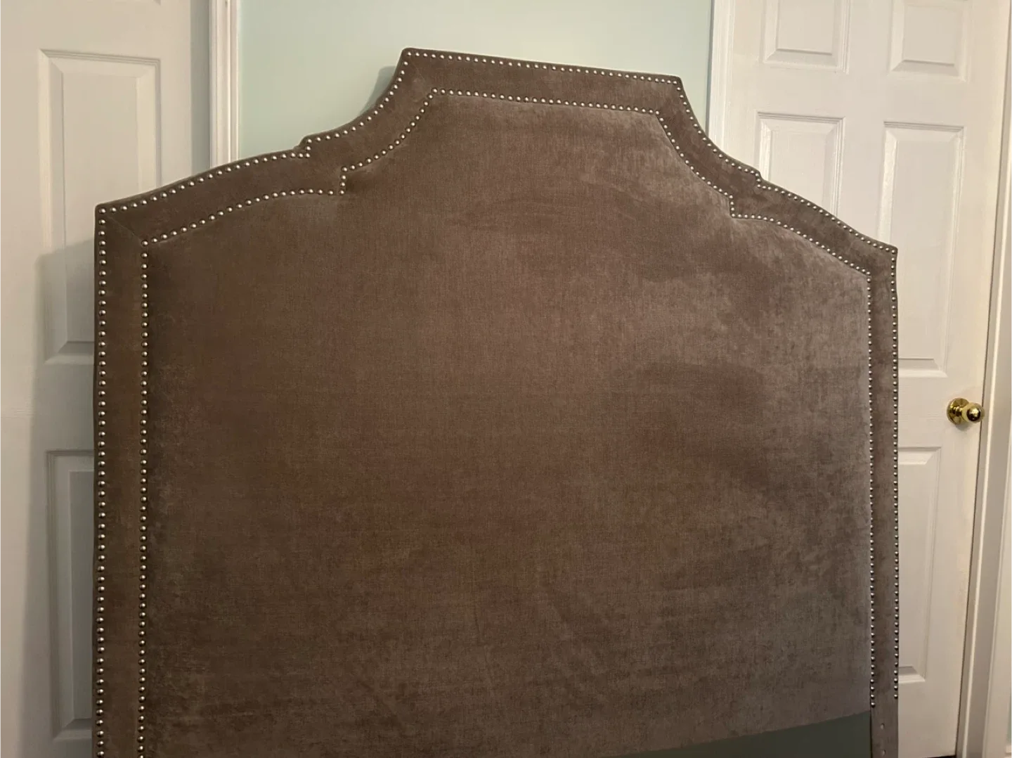 Queen size Upholstered Headboard with Nailhead Trim image indicator(4)