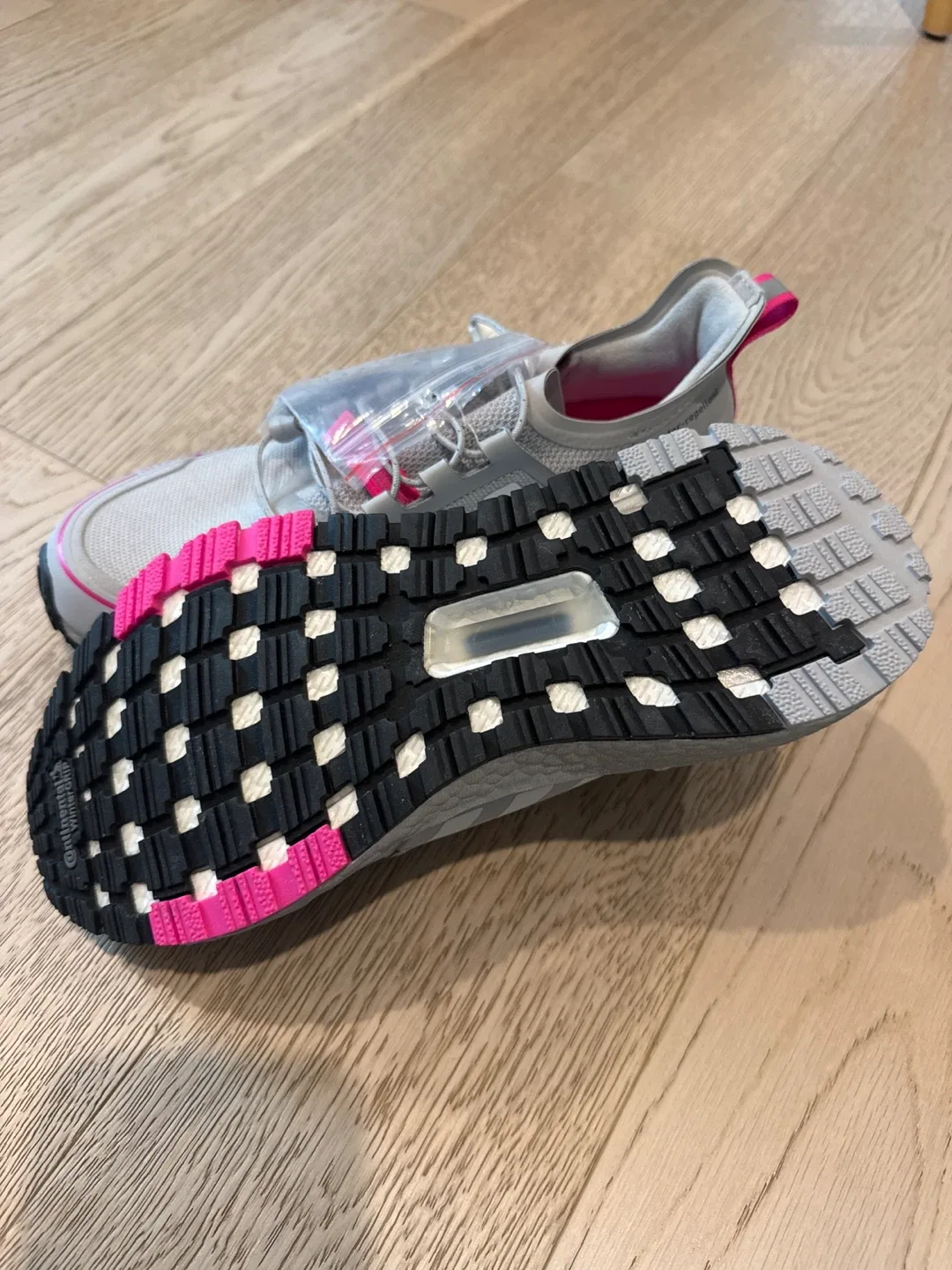 Adidas Ultraboost Cold.RDY Grey/Pink, Girls or Women's Size 4.5 image indicator(2)