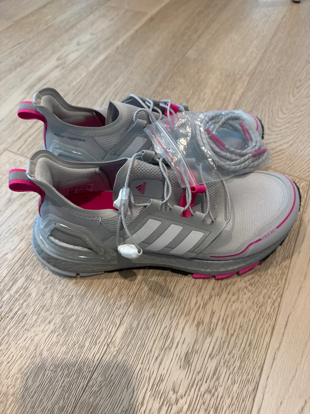 Adidas Ultraboost Cold.RDY Grey/Pink, Girls or Women's Size 4.5 image indicator(3)