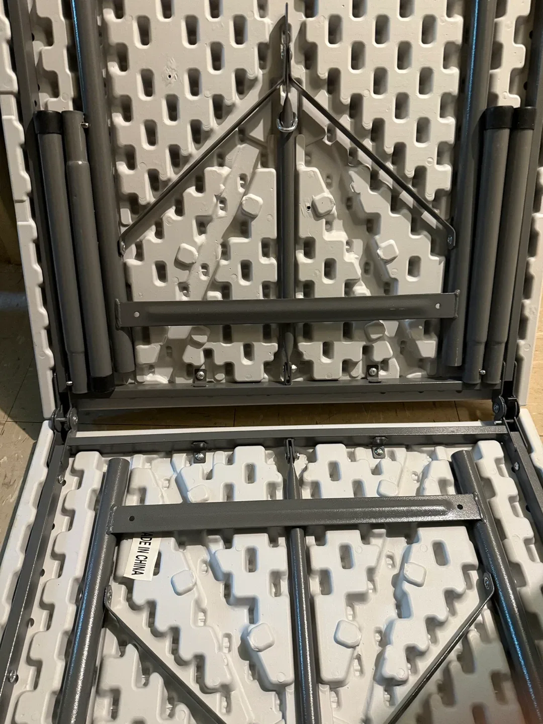 White Folding Table 🥕 image indicator(2)