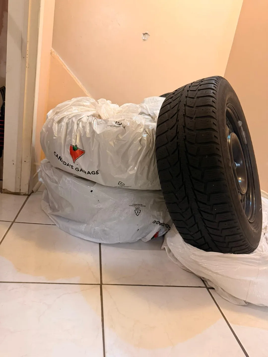 Set of 4 Winter Tires 205/65R16 image indicator(3)