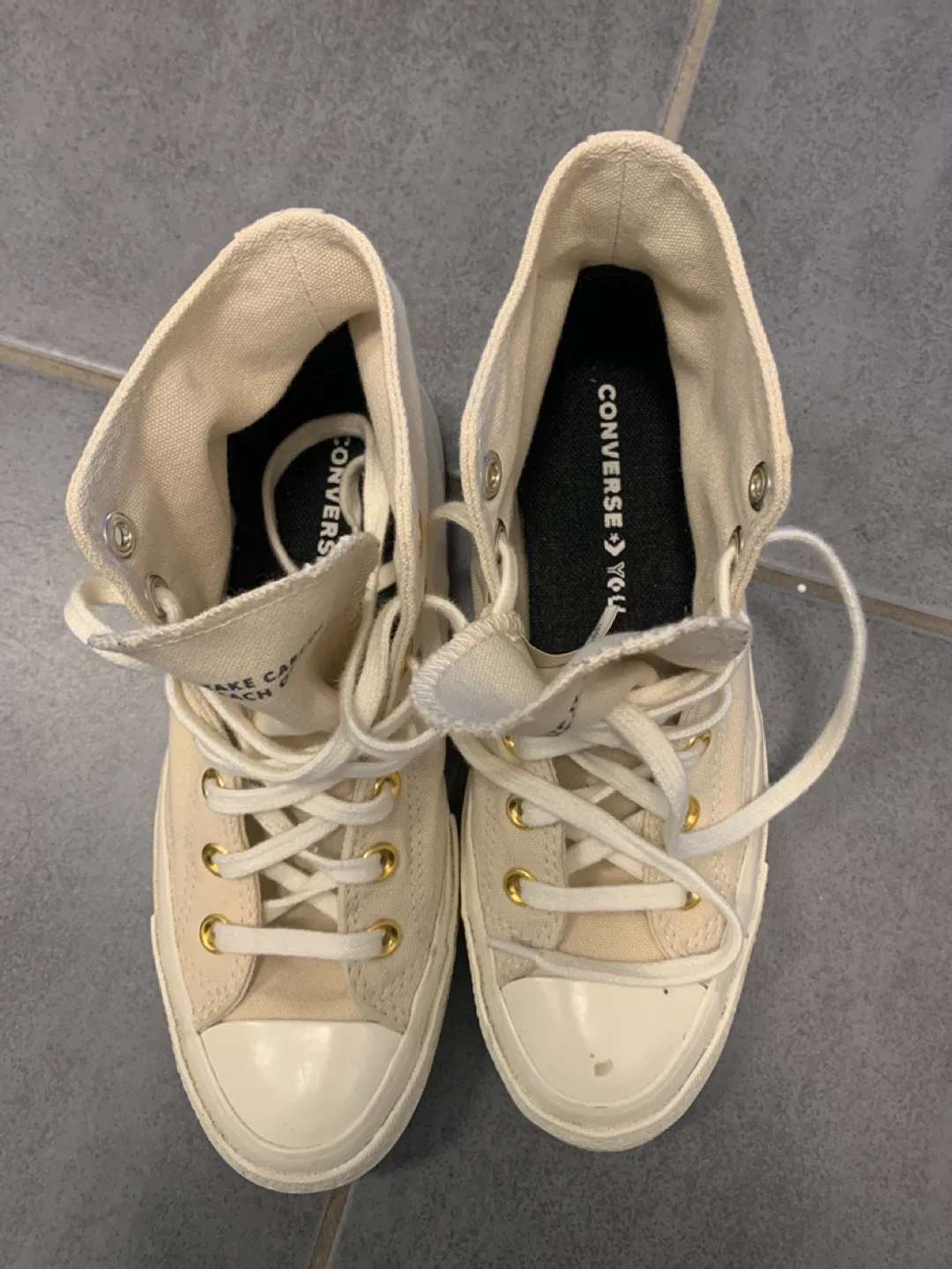 Converse Chuck Taylor All Star High Top, Size 4.5 image indicator(2)