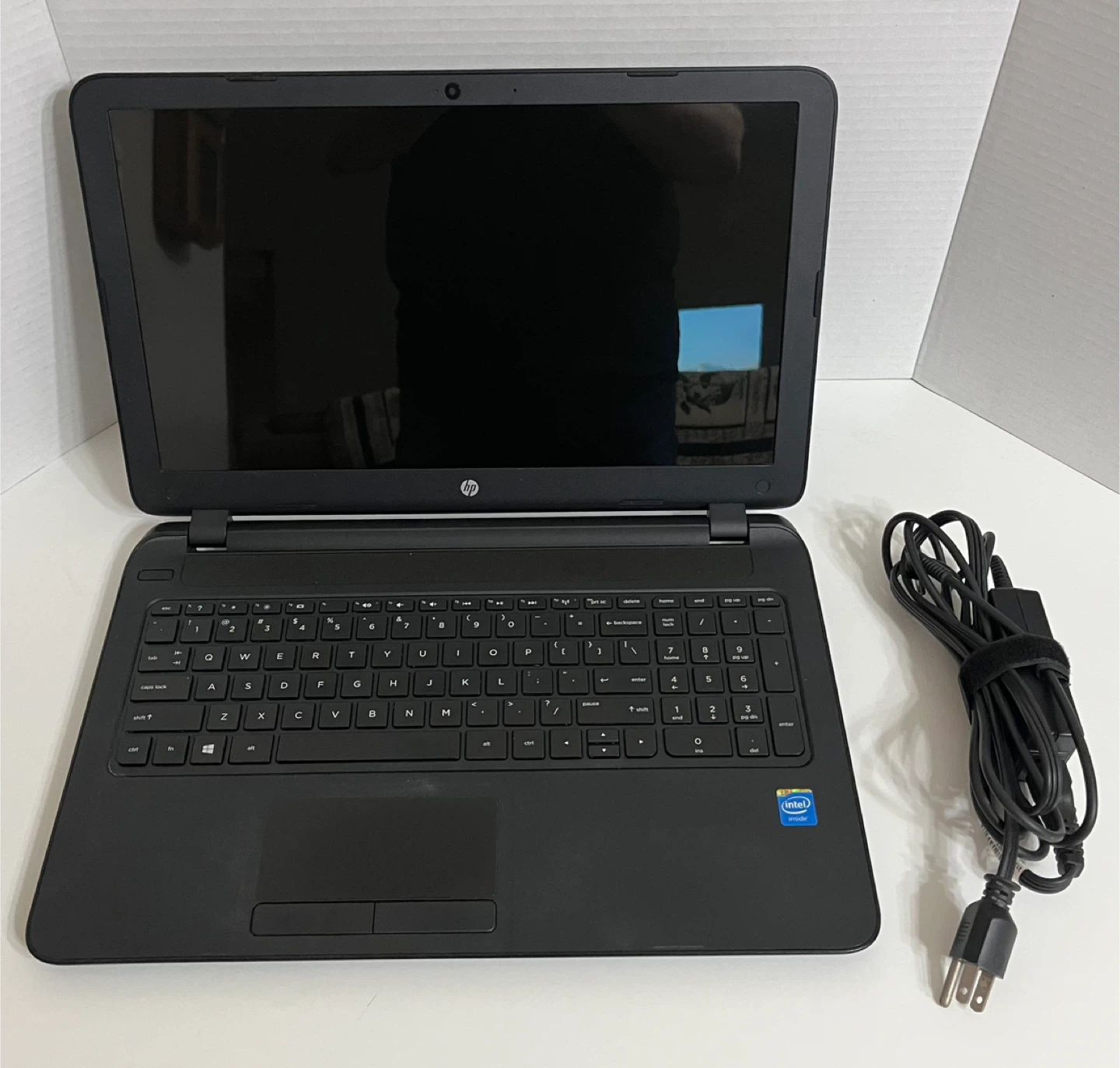 HP 15-f039wm Laptop