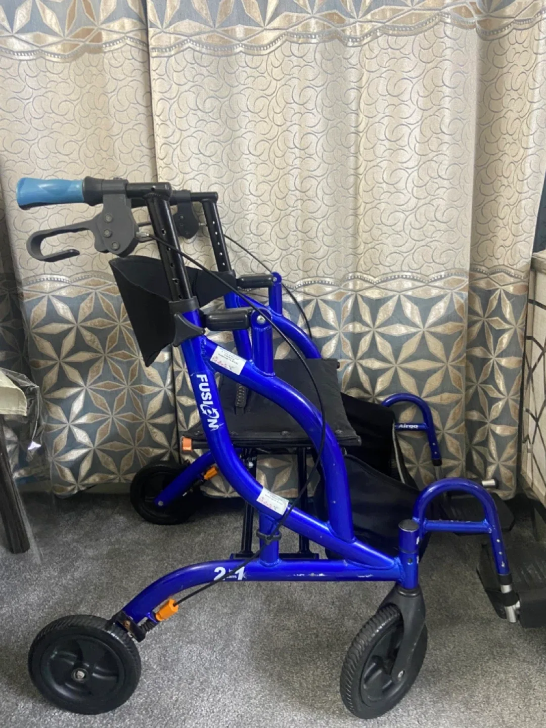 Fusion Forearm Walker, Blue image indicator(4)