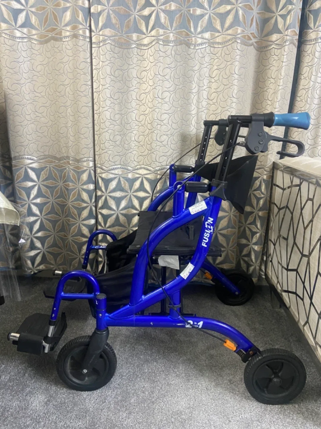 Fusion Forearm Walker, Blue image indicator(2)