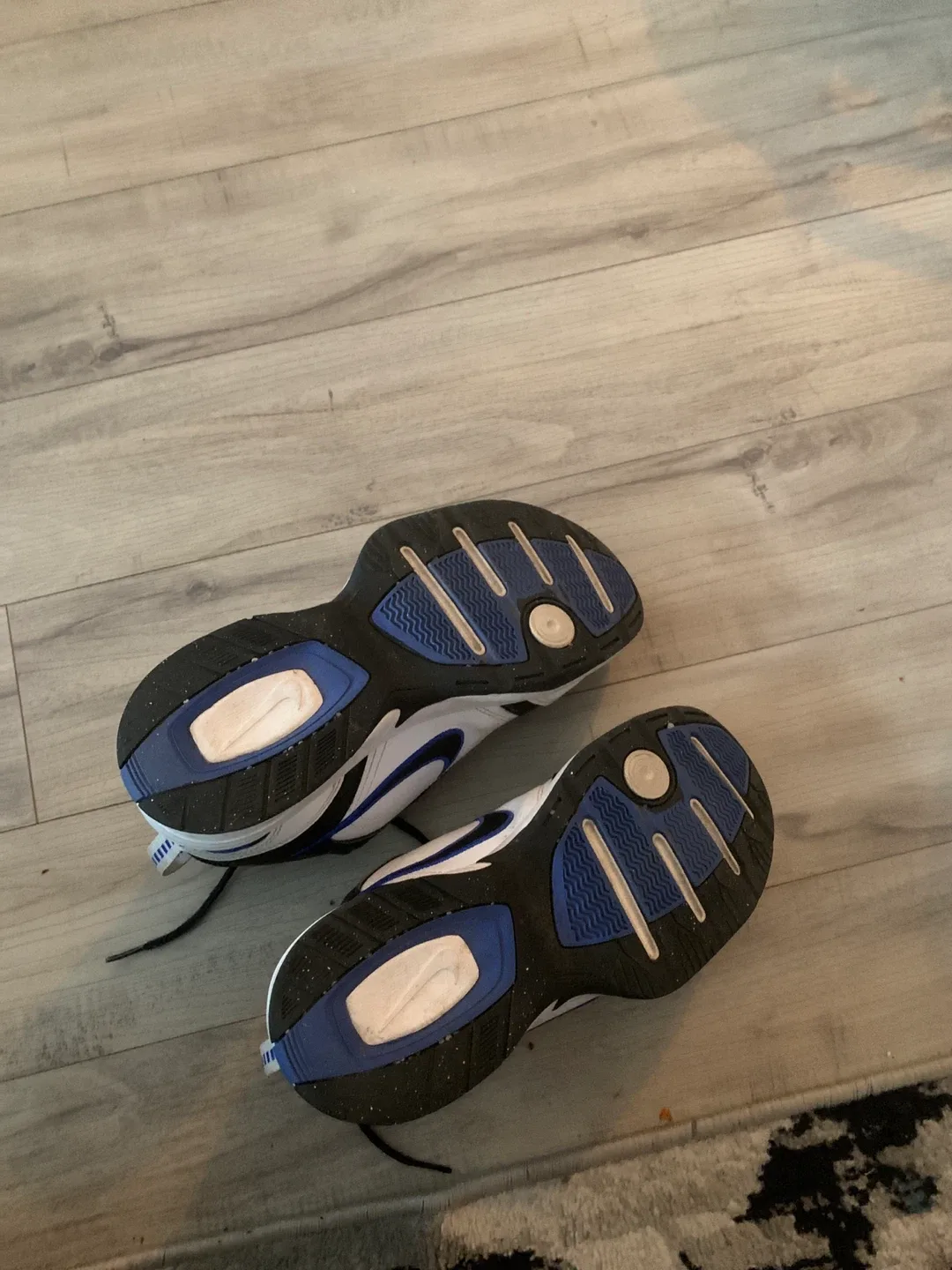 Nike Air Monarch IV - Men's Training Shoes image indicator(2)