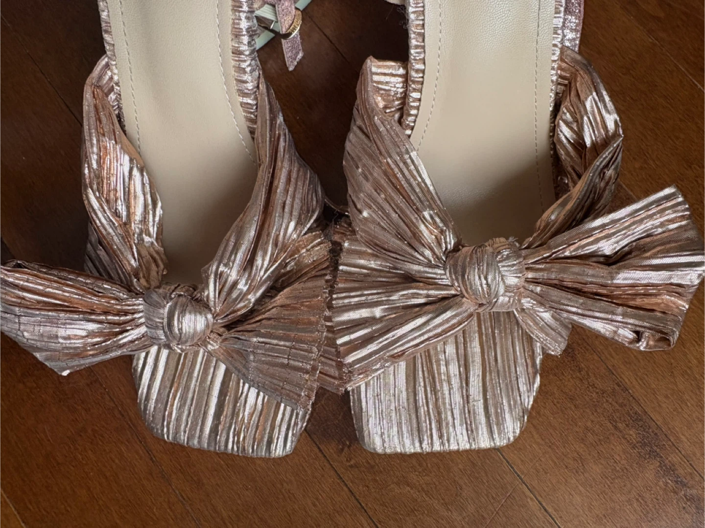 Rose Gold Bow Heels - Size 40 - photo 4
