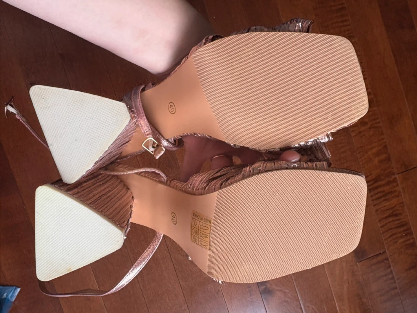 Rose Gold Bow Heels - Size 40 - photo 3