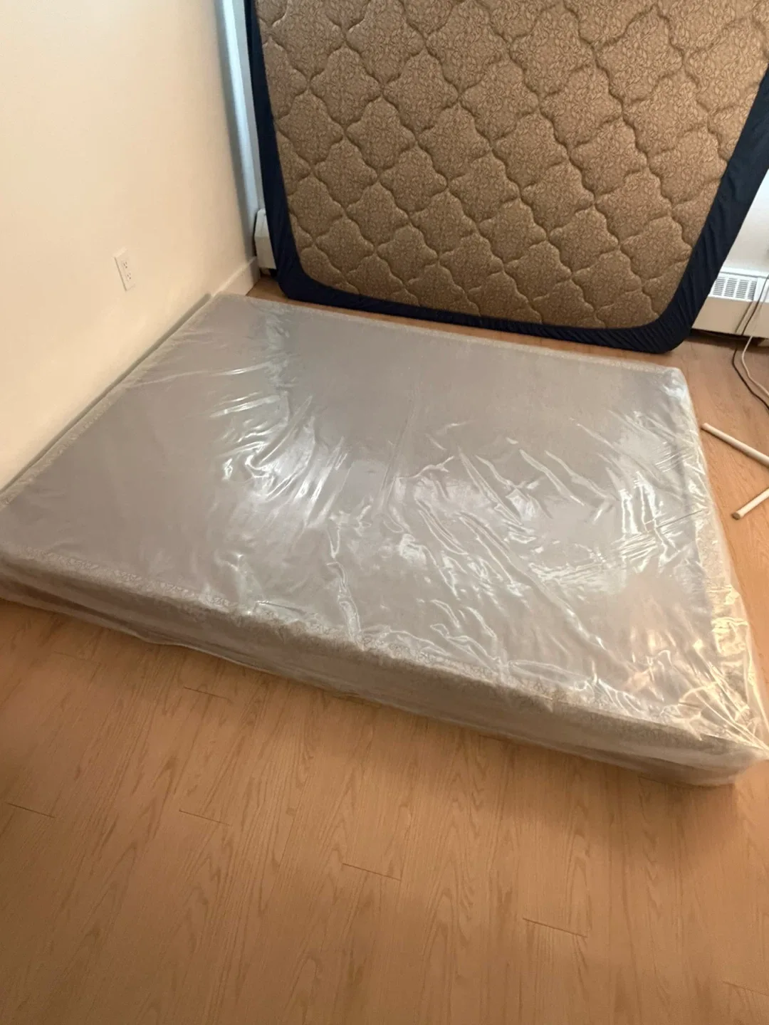 Queen size box spring- Like New! image indicator(2)