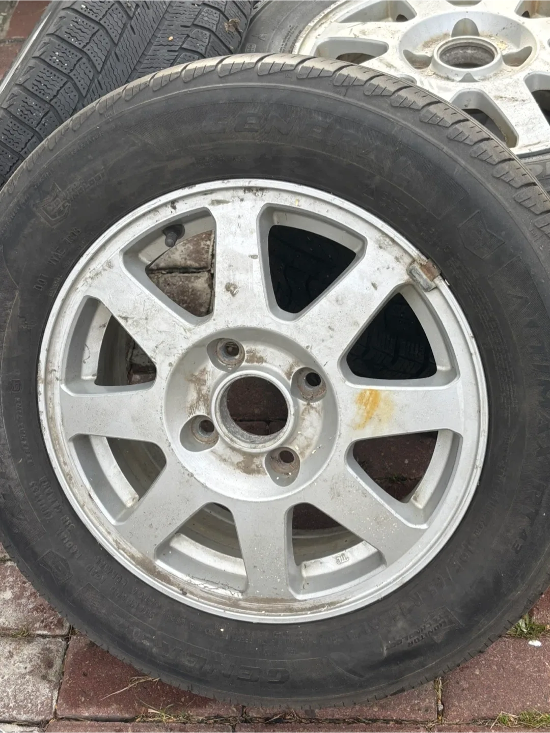 Set of 5: 195/65R15 Tires on Rims