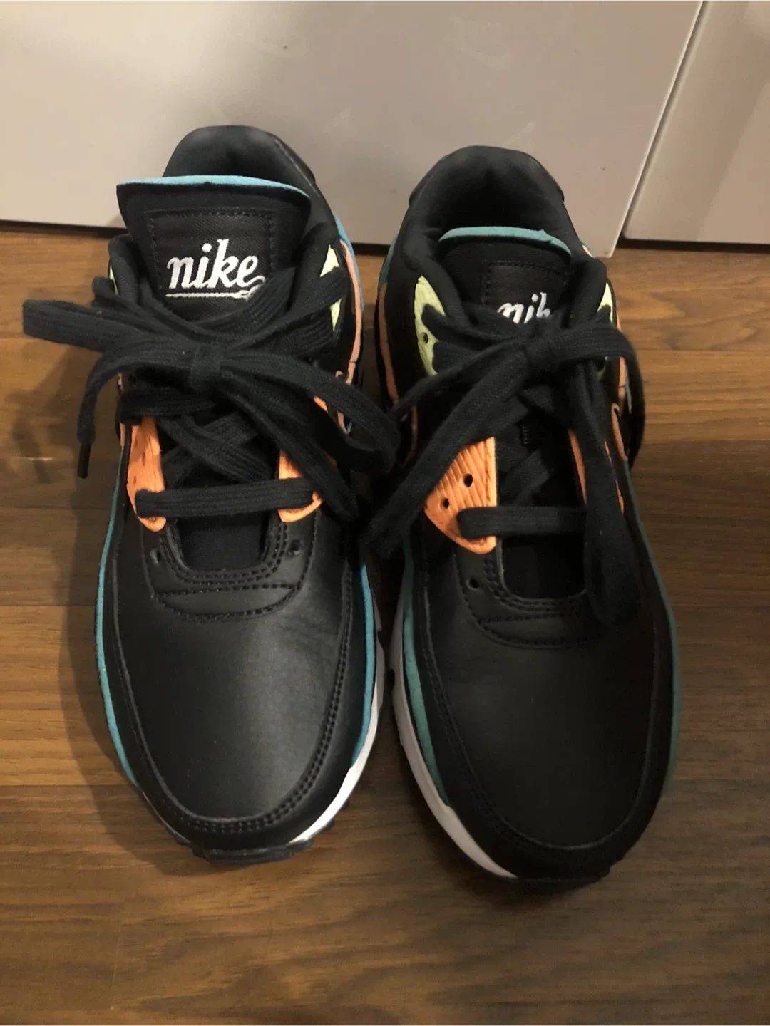 Nike Air Max - Size 3.5 Youth image indicator(2)