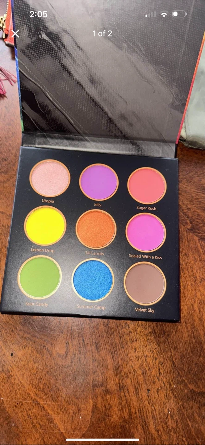 Eyeshadow Palette with Colourful Shades