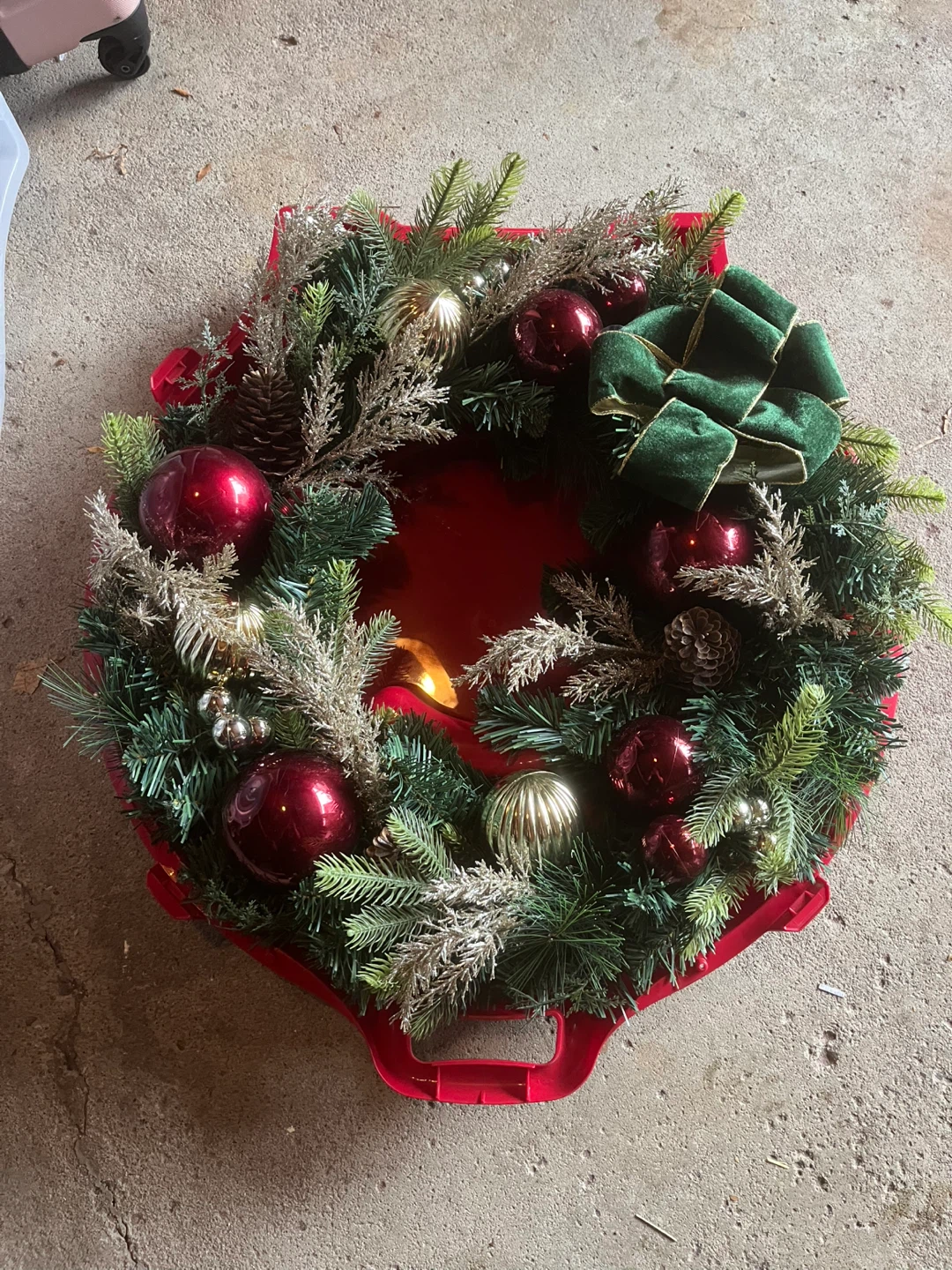 Christmas Wreath with Red and Gold Ornaments