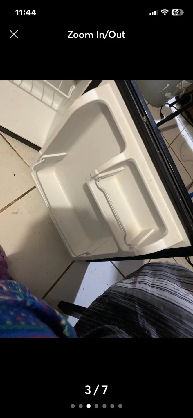 Galanz Compact Mini Fridge - Black image indicator(3)