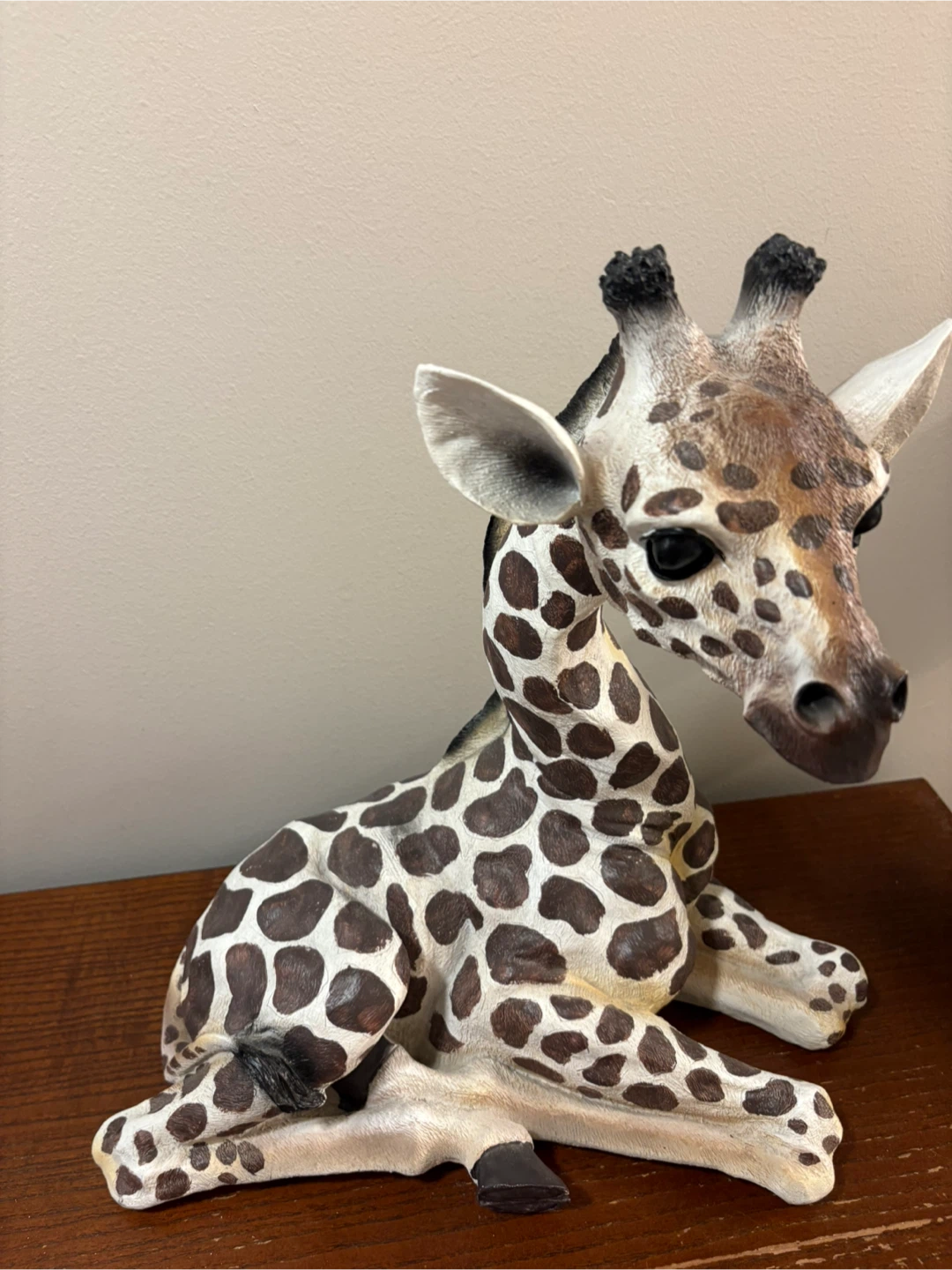Giraffe Figurine - Home Decor