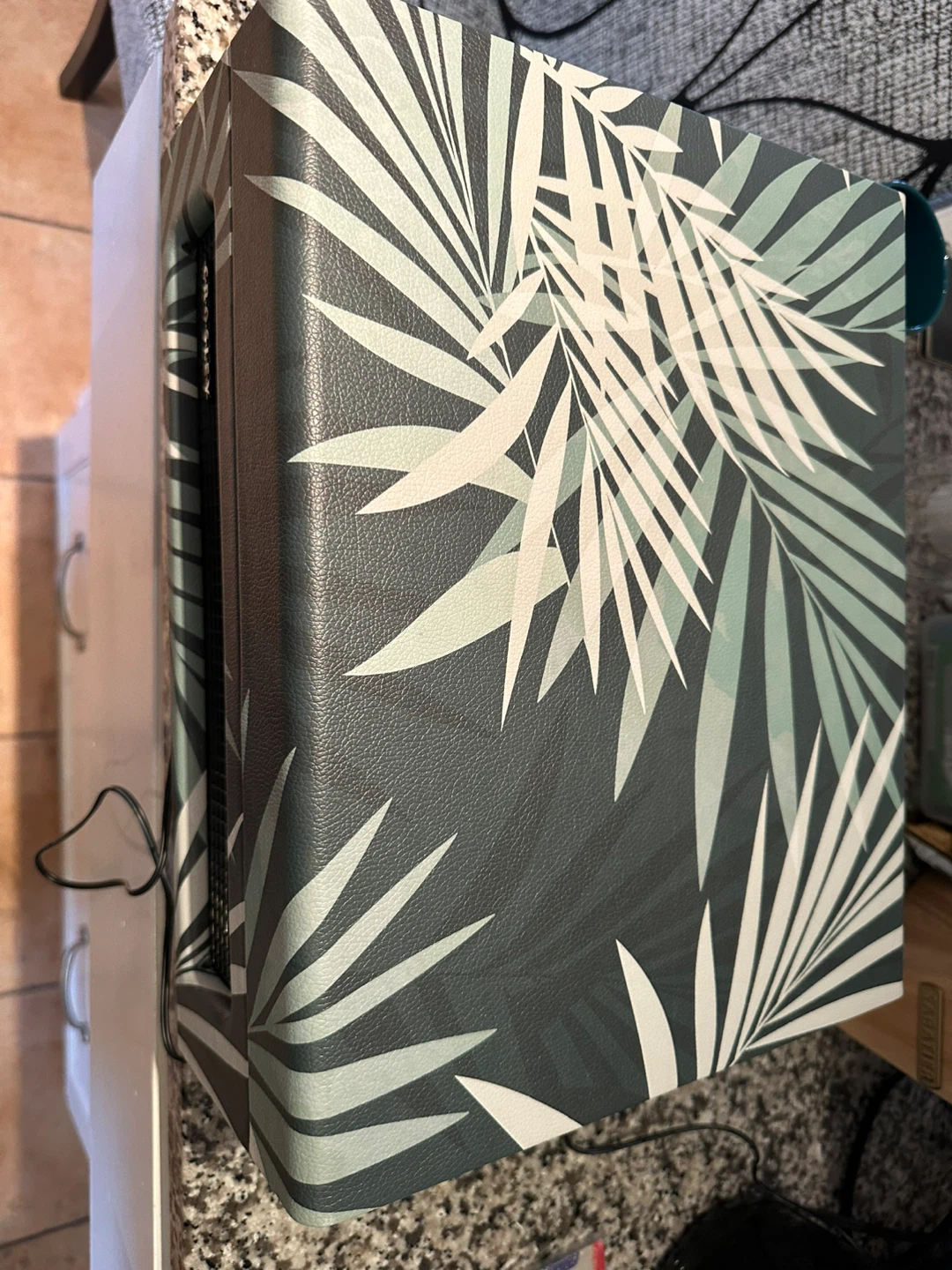 Crosley Voyager CR8017B Turntable - Palm Print - photo 2