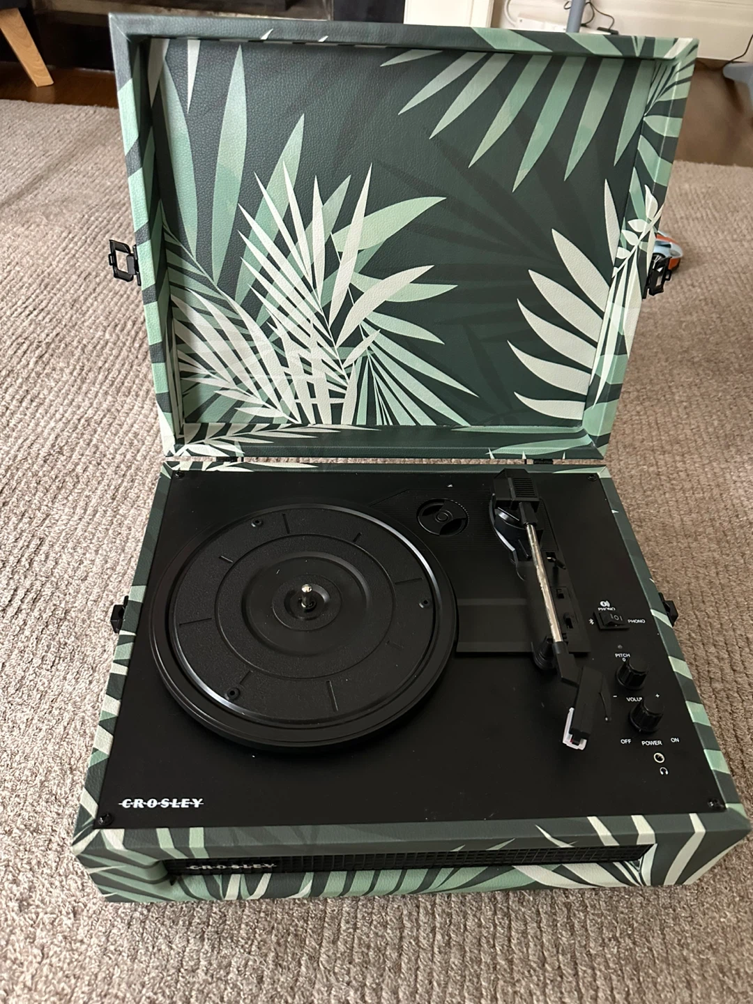 Crosley Voyager CR8017B Turntable - Palm Print