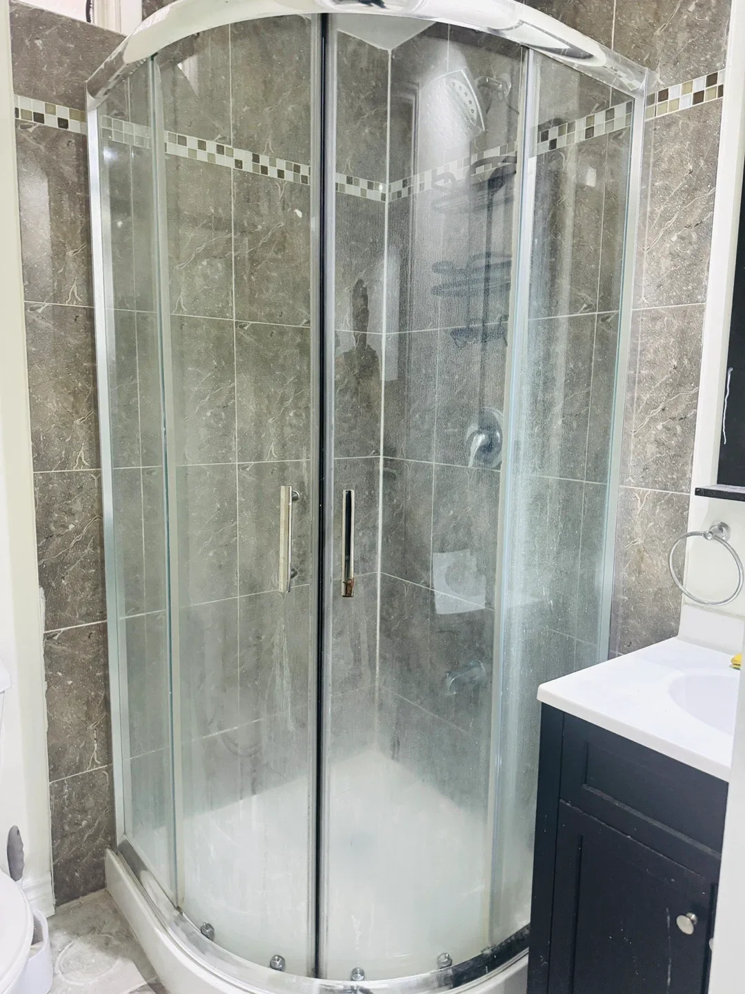 One bedroom basement for rent image indicator(4)